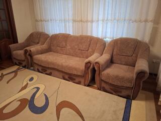 Продам диван и кресла
