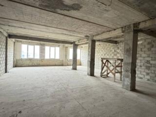 Продается большая квартира в сером варианте в новострое.