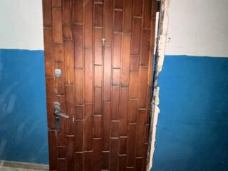 Входная дверь б/у