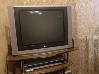 Продам телевизор в отличном состоянии