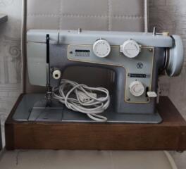 Швейная электрическая машинка Подольск 142