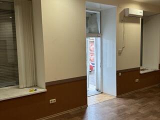 Продам фасадное помещение в Центре