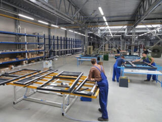 Рабочие на производство металлопластиковых окон