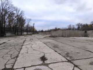 Сдается в аренду рядом с Бельцами бетонированная территория 1,2 га