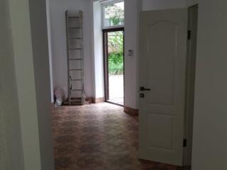 Продаётся коммерческое помещение на 1-м этаже