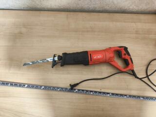 Продается отличная немецкая электросабельная пила, регулируется мощнос
