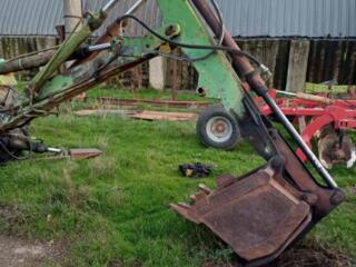 Экскаватор ЮМЗ-6