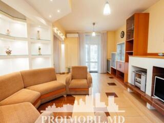 Se oferă spre chirie apartament сu 3 camere, sect. Centru, bd. Ștefan 