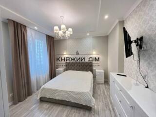 Оренда 2 кімнатна квартира в Подільському райні м-в Виноградар, вул. .