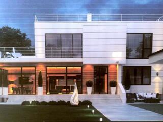 Продам два дома на  одном участке  в Одессе