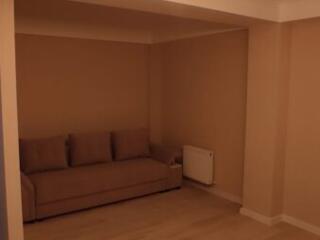 Vând apartament cu 2 camere în bloc nou cu reparatie, et 8 din 10