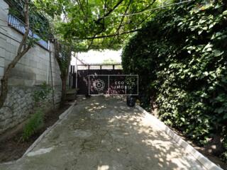 Se vinde duplex (jumate de casă) pe strada Hotin, s. Poșta Veche ...