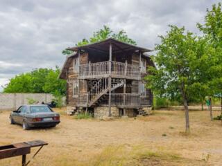 De vânzare casă de vacanță din lemn, amplasată la doar 50 metri de ...