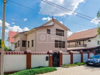 Se vinde casă amplasată în sectorul Botanica. Locuința este ...