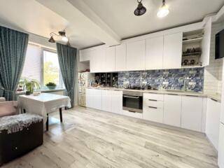 Vă prezentăm spre vânzare un apartament modern cu 2 odăi, situat în ..