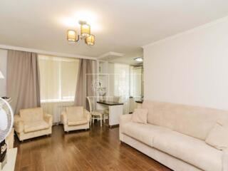 Vă propunem spre vânzare apartament cu o odaie și living amplasat în .