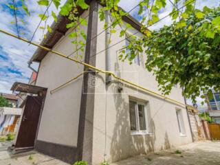 Vă propunem spre vânzare apartament la sol, în 2 nivele, cu patru ...