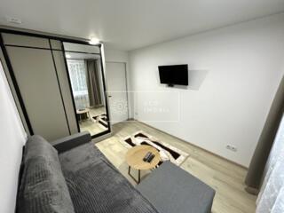 Vă propunem spre chirie apartament cu 2 odăi, bloc vechi, amplasat în 