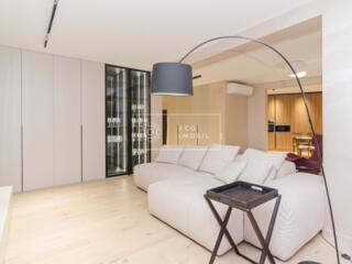 Vă propunem spre chirie Penthouse cu 3 odăi și living amplasat în ...