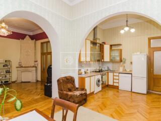 De vânzare apartament la sol – Centru, Chișinău. Se oferă spre ...