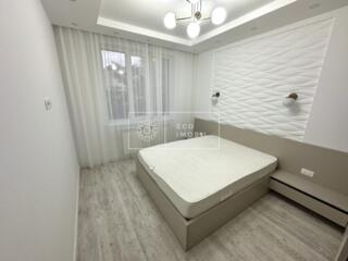 Vă propunem spre chirie apartament cu 2 odăi și living spațios, bloc .