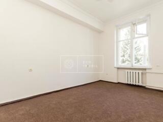 Se dă în chirie spațiu comercial, oficiu în sectorul Centru, cu ...