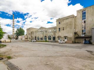 Se dă în chirie spațiu cu suprafața de 150 m.p pe str Uzinelor. ...