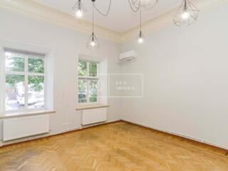 Se oferă spre închiriere oficiu în Ultra Centru al capitalei, pe str. 