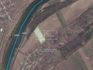 Spre vânzare teren cu afacere activă situat în  r-nul Criuleni,  s. ..