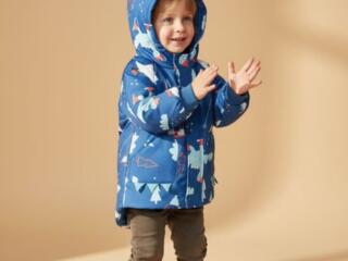 Продам комбинезон новый куртка + штаны