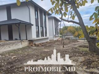 ​ Vă propunem spre vânzare aceaste 2 case cu 2 nivele în or. Sângera, 