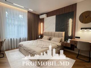 Vă propunem spre vânzare acestapartament cu 2camere și living,sect. ..