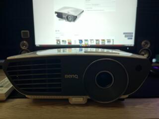 Продам BENQ W700+