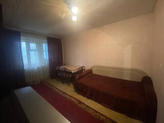 Продам двухкомнатную квартиру на Щорса.