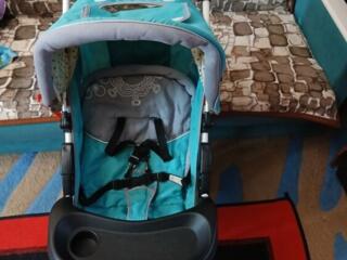 Cărucior vara - iarnă 650 lei. Urgent! În stare bună