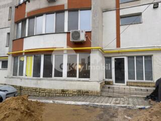 Se oferă spre chiriespațiu comercial în sect. Centru. ...