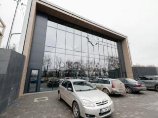 Se oferă spre chirie spațiu comercial/oficiu amplasat pe ...