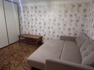 Centru, apartament la sol, cu 2 odăi