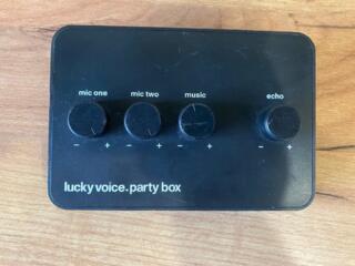 Lucky Voice Party Box, устройство для караоке.