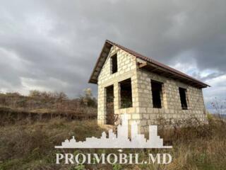 ​ Vă propunem spre vânzare această casă,amplasată în r. Ialoveni cu ..