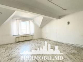 Se oferă spre chirie spațiu pentru oficii în 3 etaje amplasat însect. 