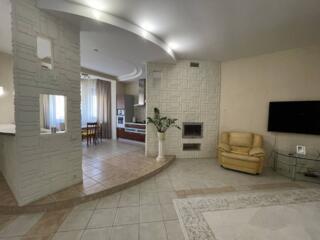 Продается жилой дом площадью 200,8 м² на участке 3,5 сотки в районе 7 