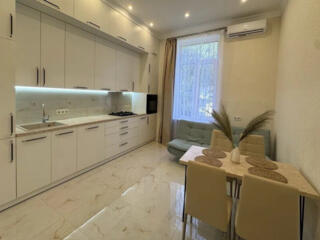 Продаётся трёхкомнатная квартира. Голосеевский район, улица ...