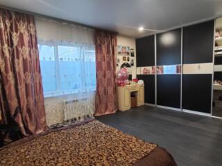 Срочно продам новый дом 160 м² в Нерубайском, гараж, участок 10 соток