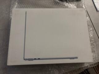 Продам НОВЫЙ Macbook Air 13 M4 16/256 Silver