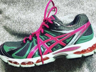 Asics оригинал размер 41 цена 550 рублей Тирасполь.