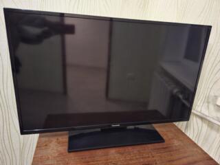 Продам телевизор Panasonic 40" недорого.