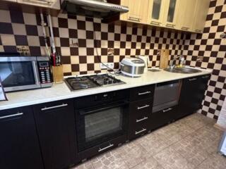 2-у в центре города с мебелью и техникой на длит. срок без животных