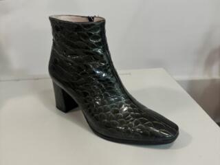 Продам женские батальоны