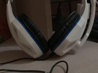 Продам наушники новые недавно куплены